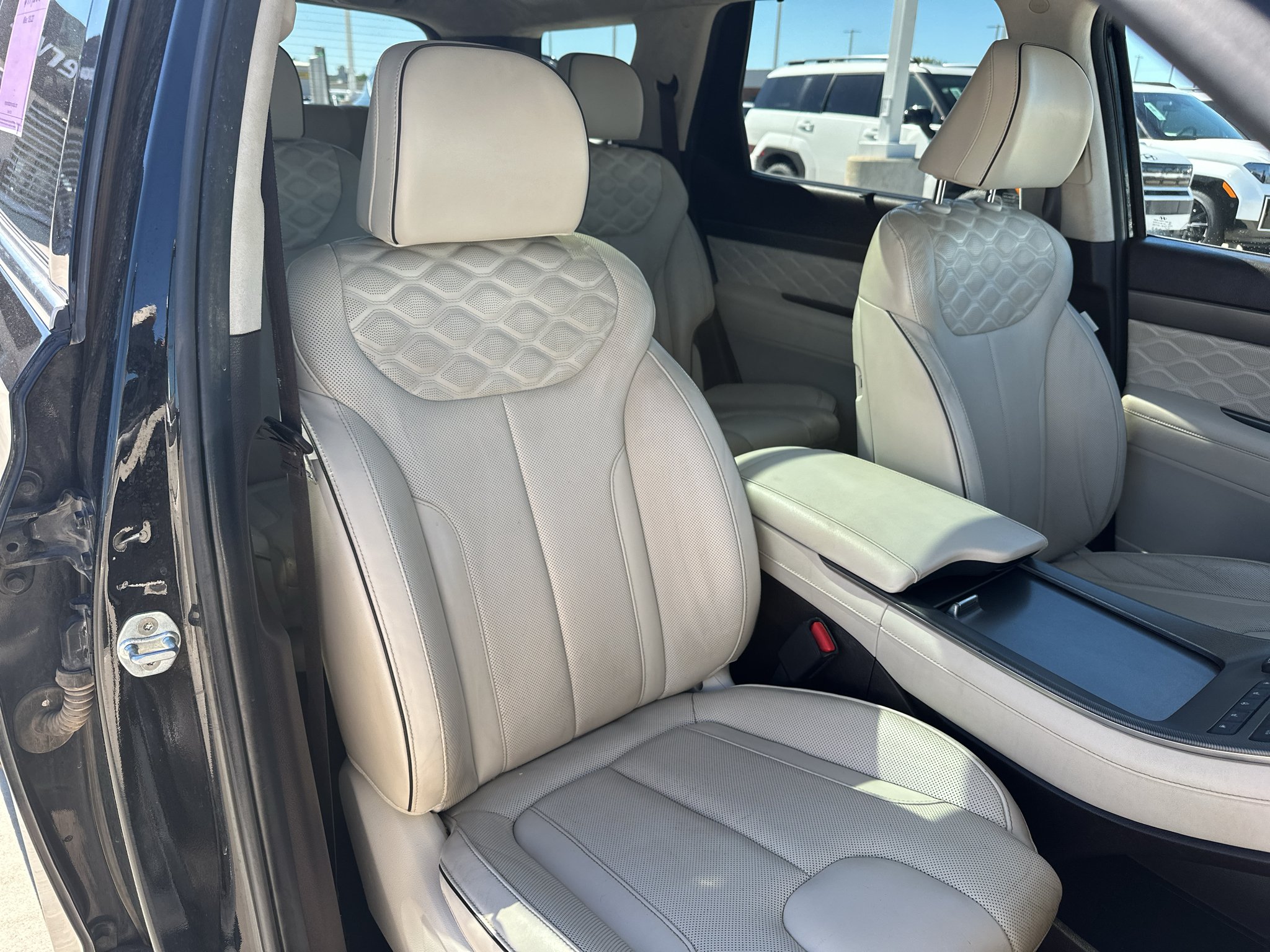 Used 2020 Becketts Black Hyundai Limited image 32