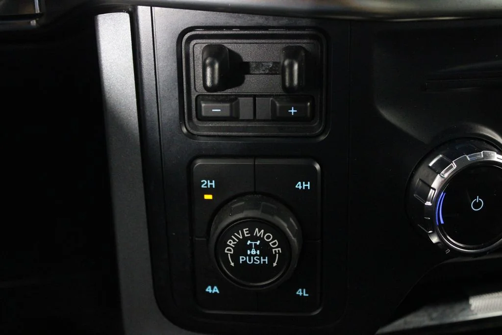 Used 2022 Gray Ford Lariat image 25