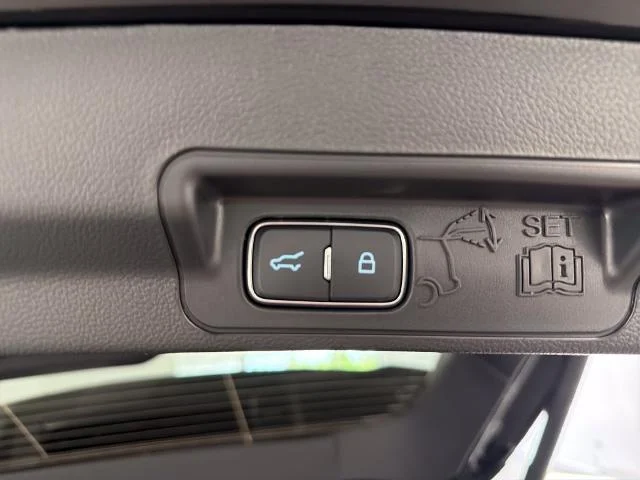 New 2027 Agate Black Metallic Ford Active image 30