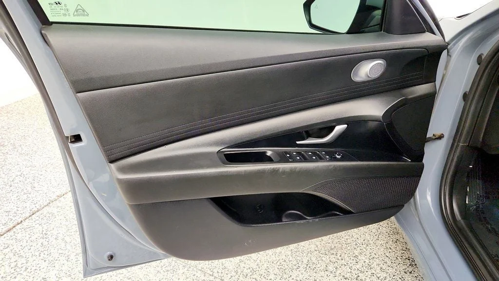 Used 2021 Electric Shadow Hyundai SE IVT SULEV *Ltd Avail* image 18