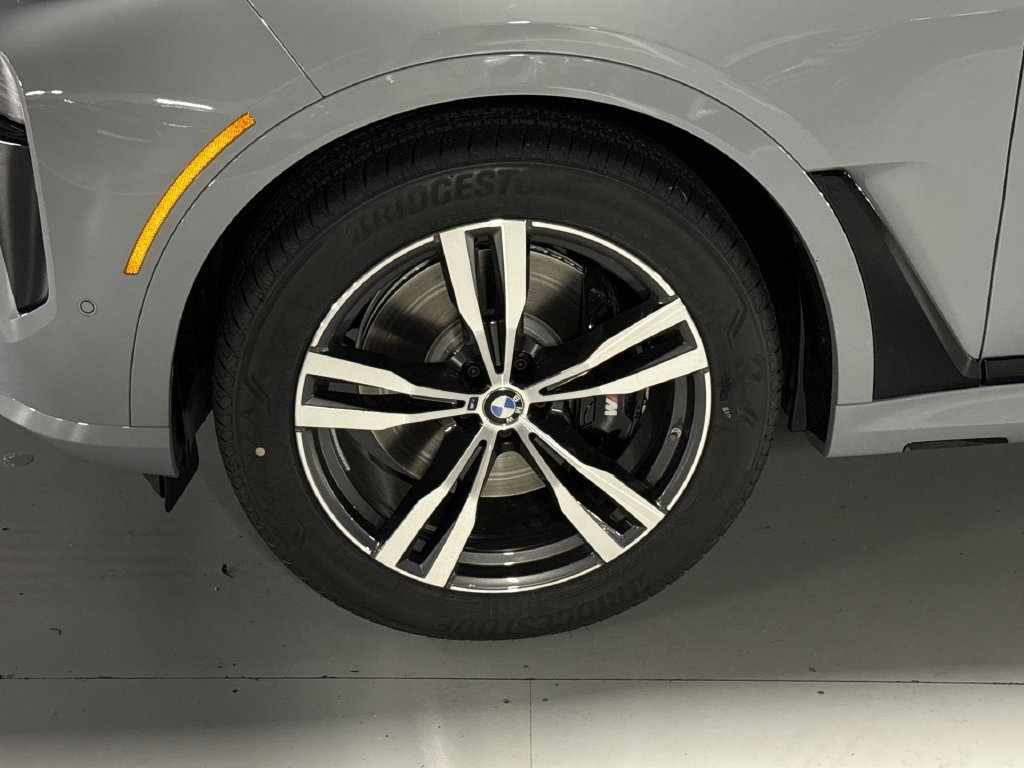 New 2027 Gray Metallic BMW xDrive40i image 10