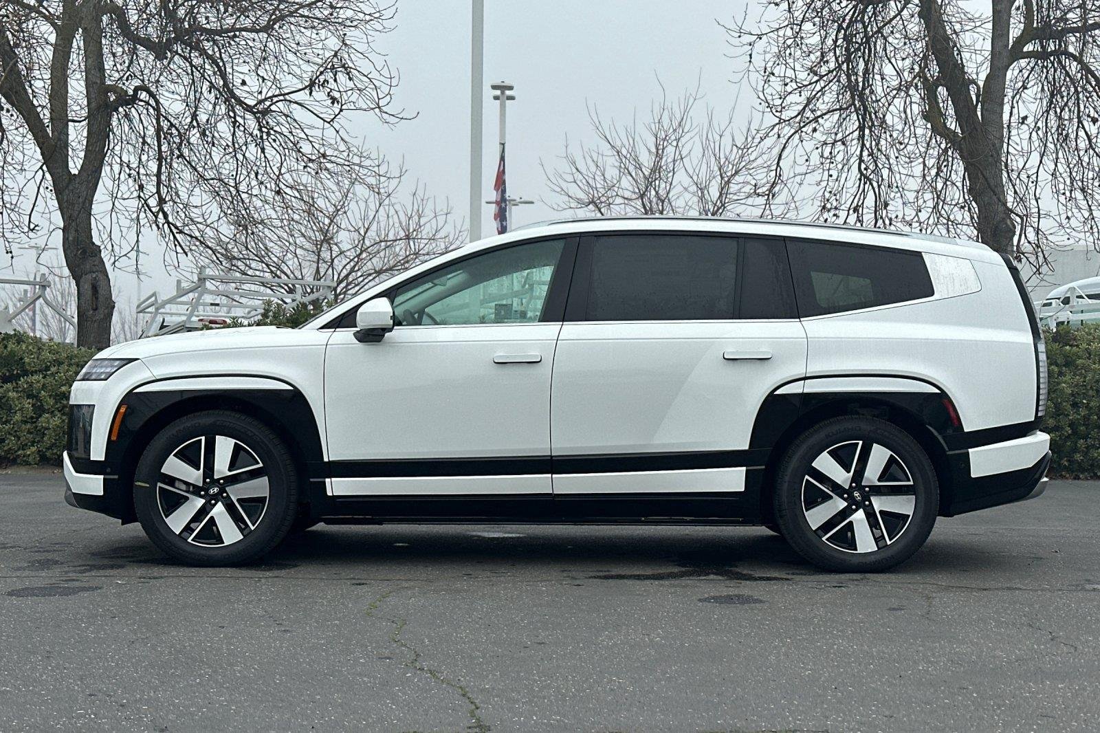New 2026 Snow White Pearl Hyundai SEL image 36