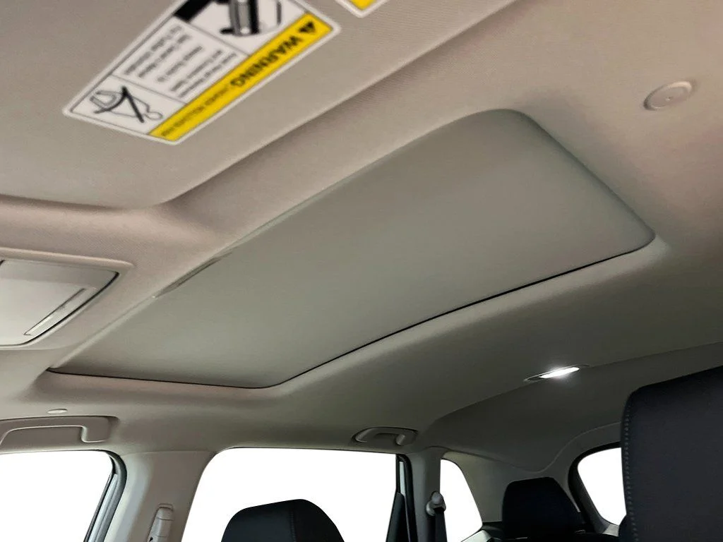 New 2026 Platinum White Pearl Honda AWD EX image 21