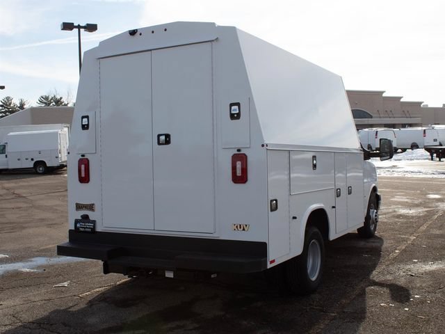 New 2025 Summit White Chevrolet 1WT image 3