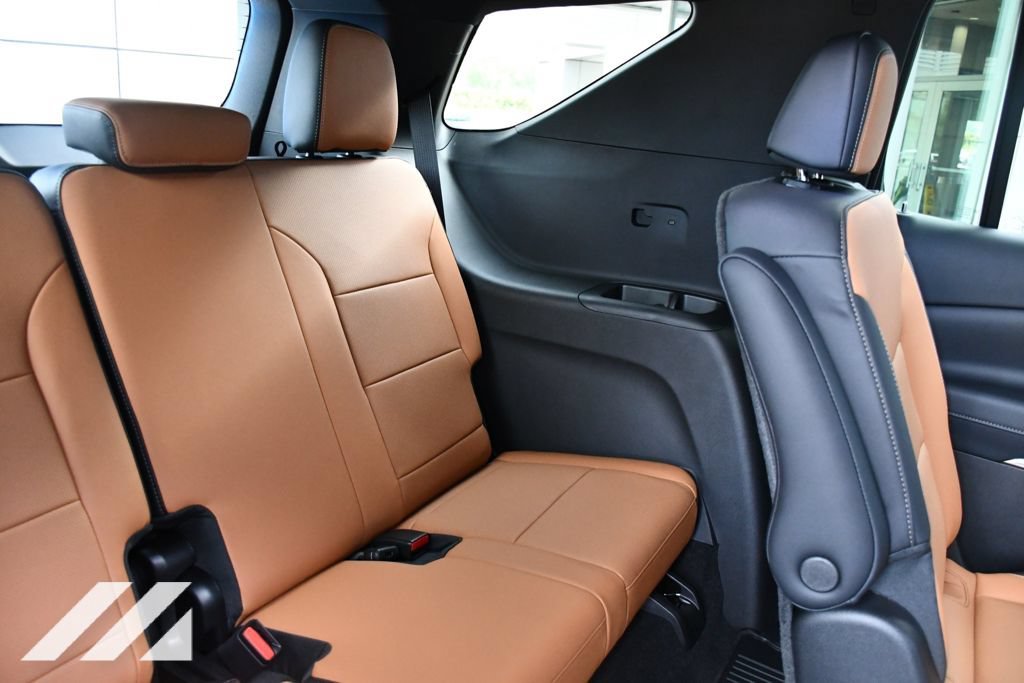 2027 Chevrolet Traverse Z71 - Photo 29