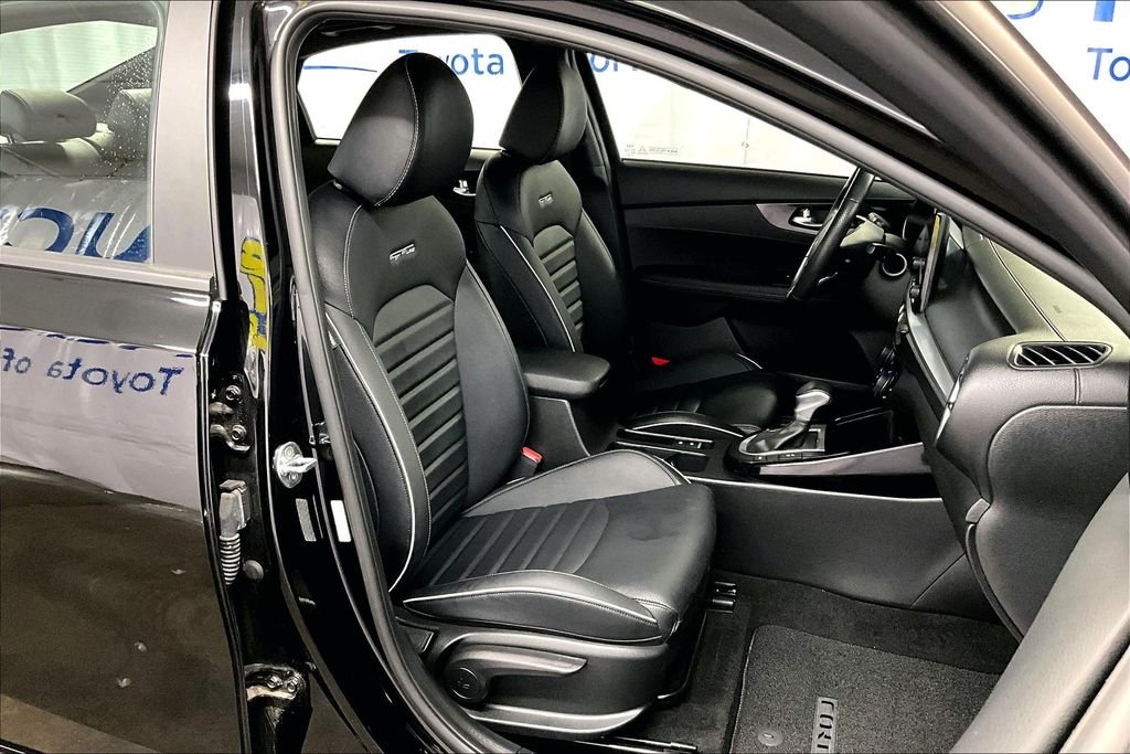 Used 2023 Black Kia GT-Line image 11