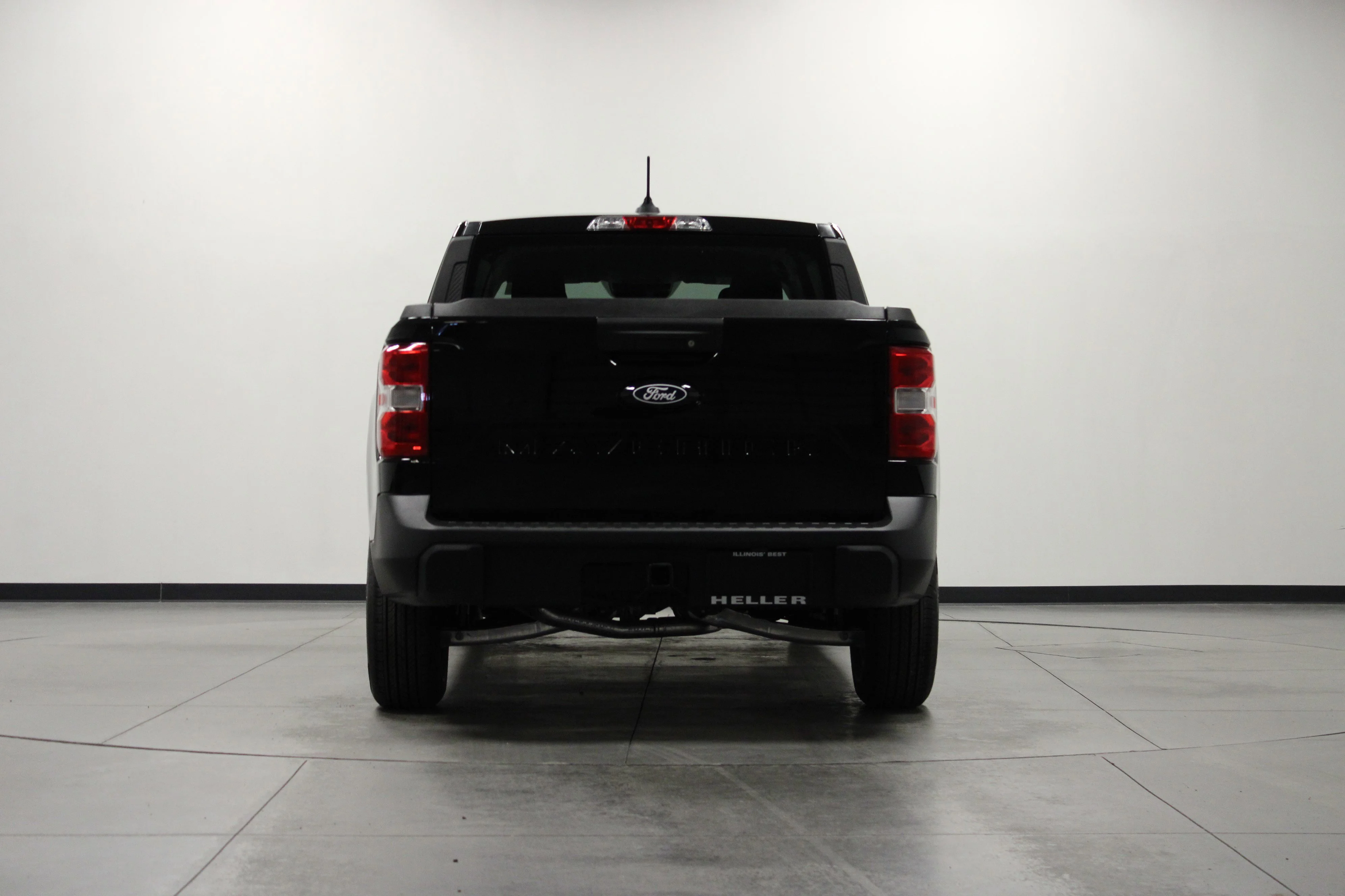 New 2026 Shadow Black Ford XL image 5