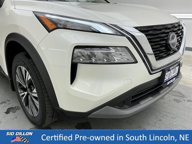 Used 2023 Pearl White Tricoat Nissan SV image 26