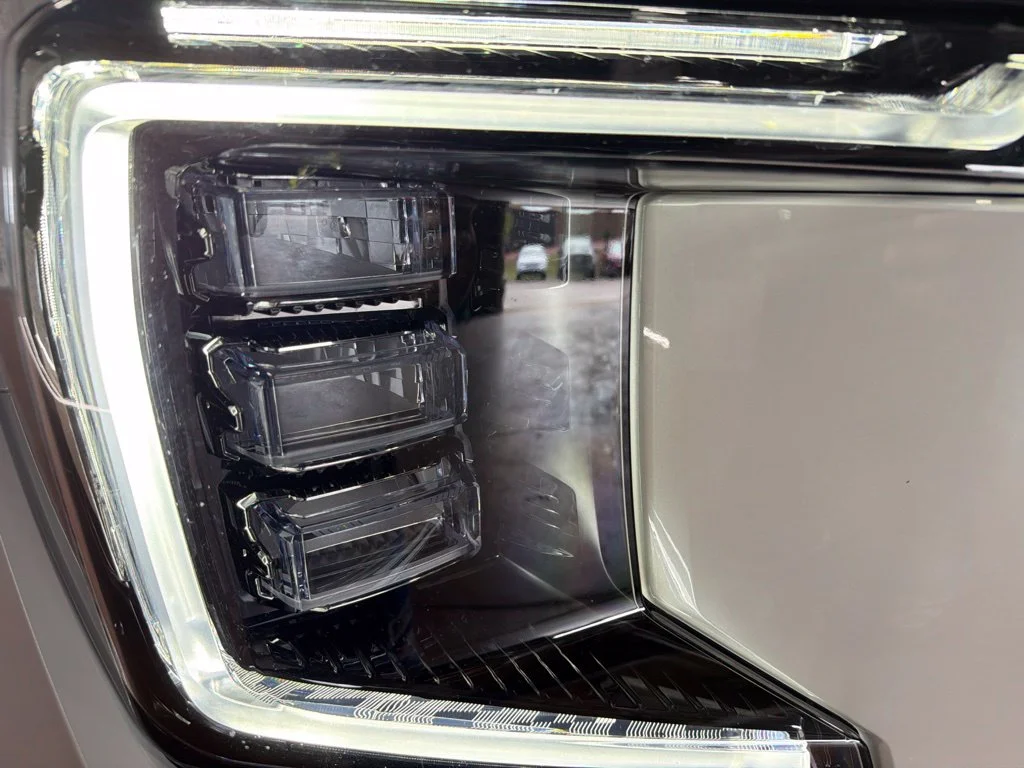 Used 2024 White Frost Tricoat GMC Denali image 10