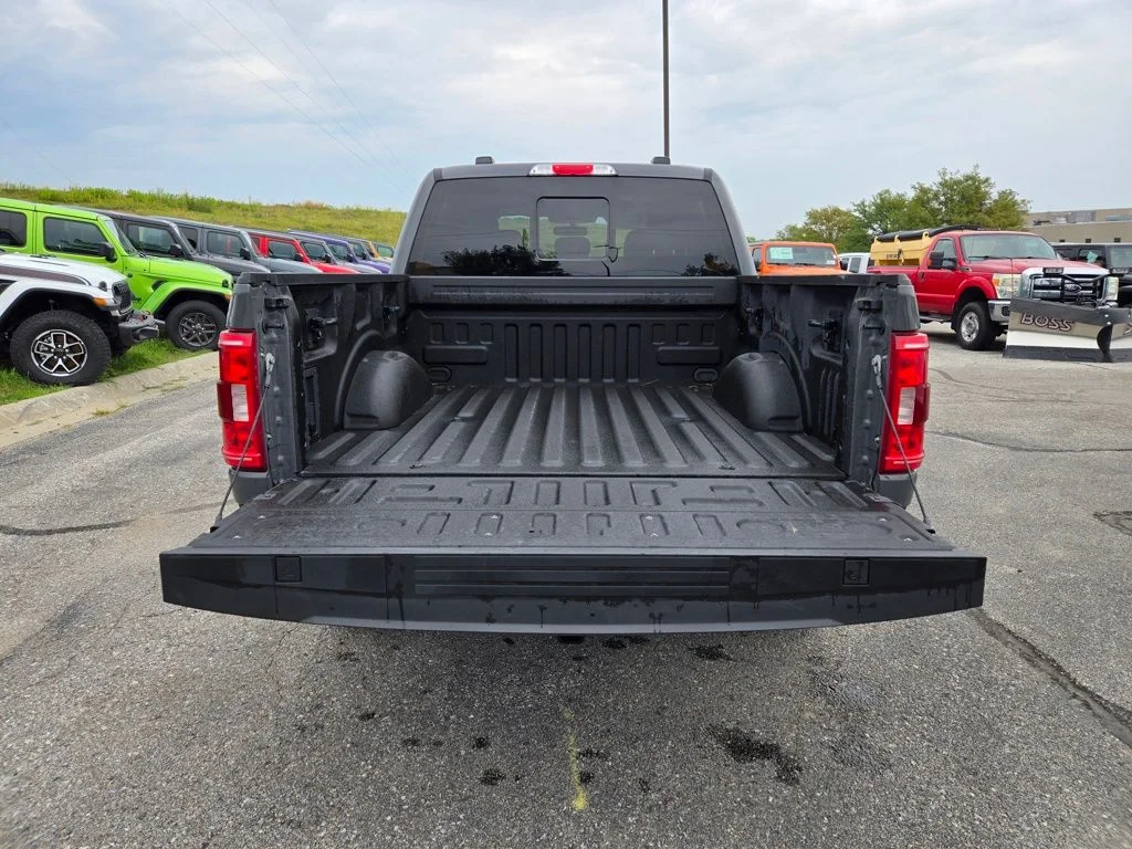 Used 2021 Gray Ford XLT image 28