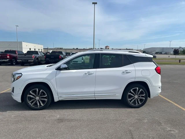 Used 2018 White GMC Denali image 9
