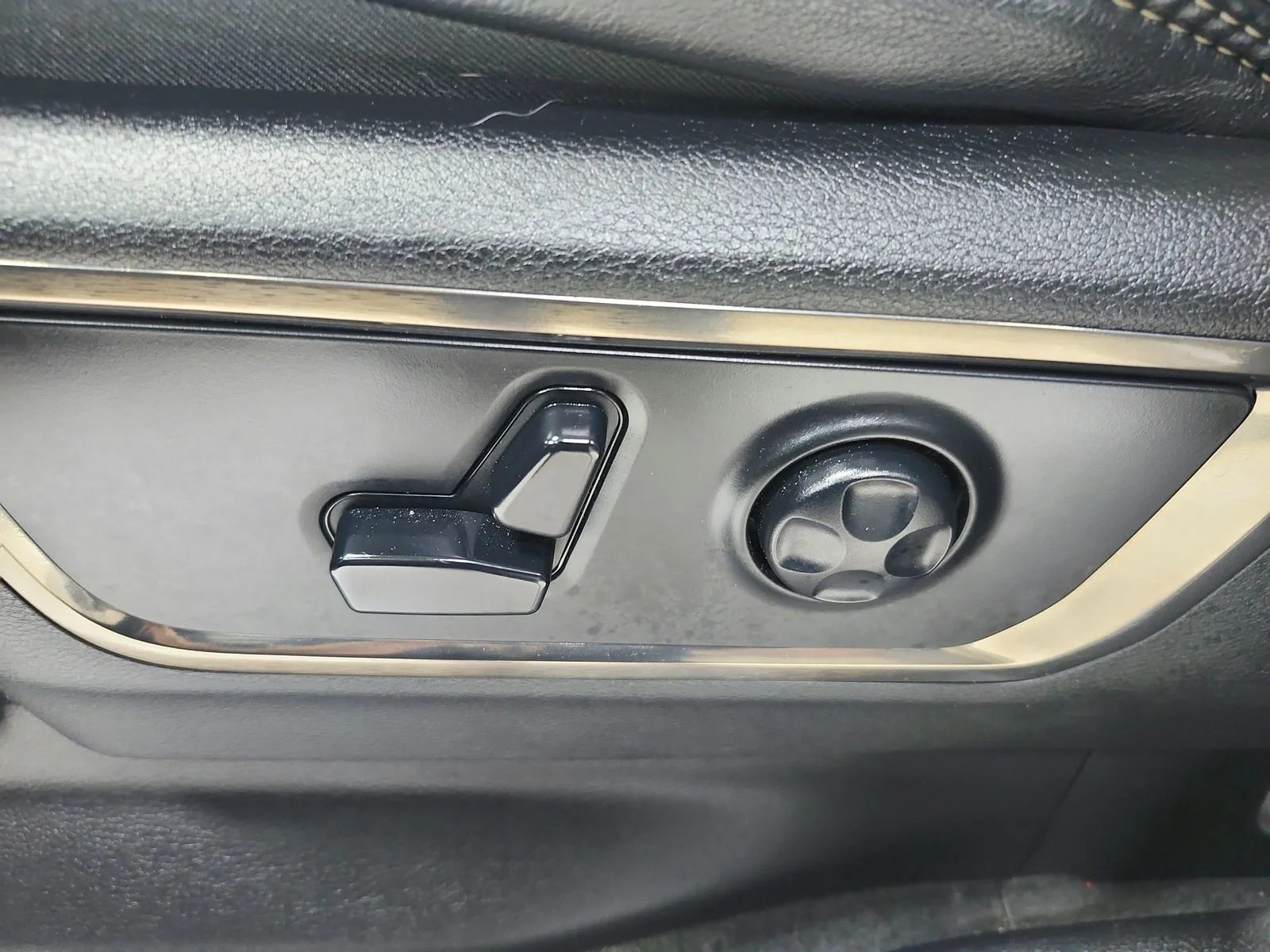 Used 2020 Gray Ram Limited image 21