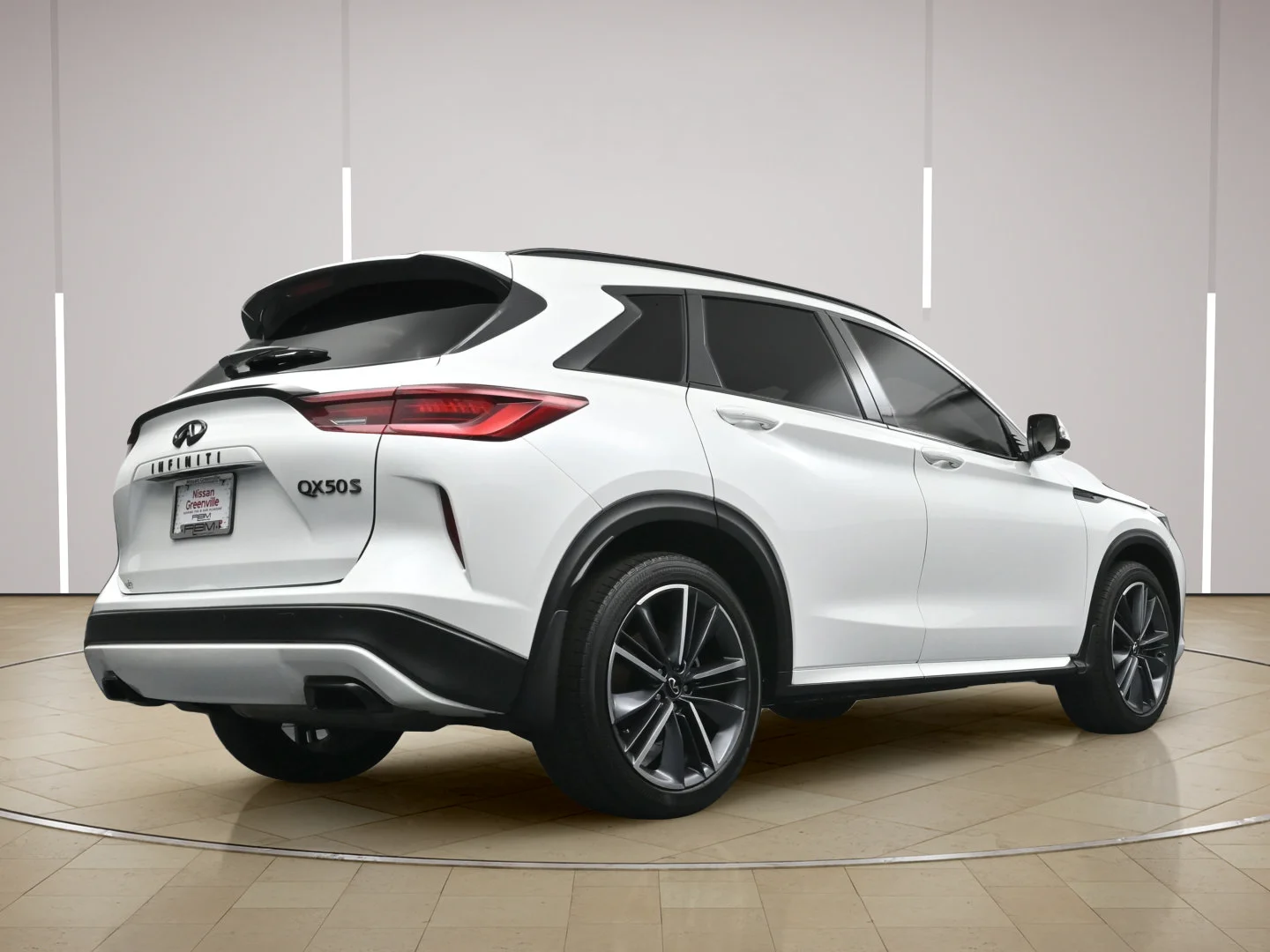 Used 2024 Radiant White INFINITI SPORT image 27