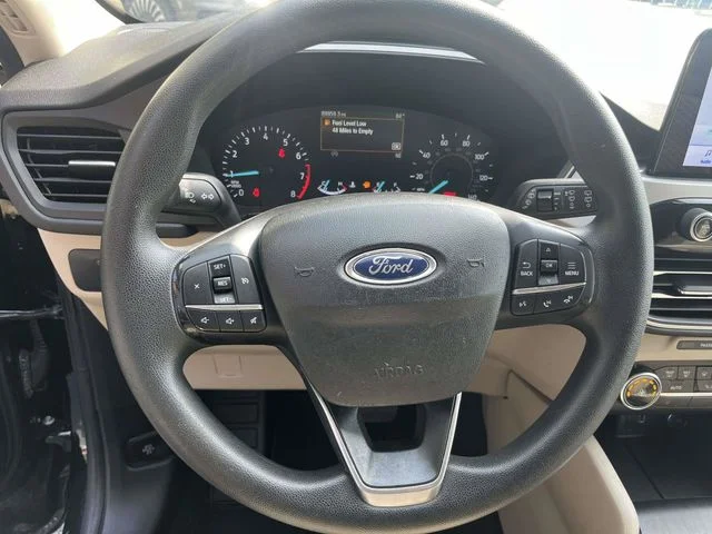 Used 2020 Agate Black Metallic Ford SE image 22