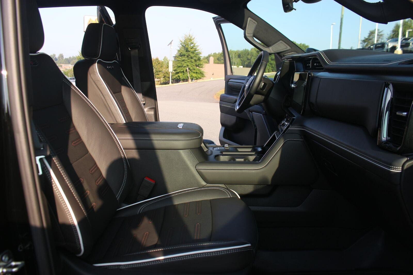 Used 2026 Onyx Black GMC AT4X image 36