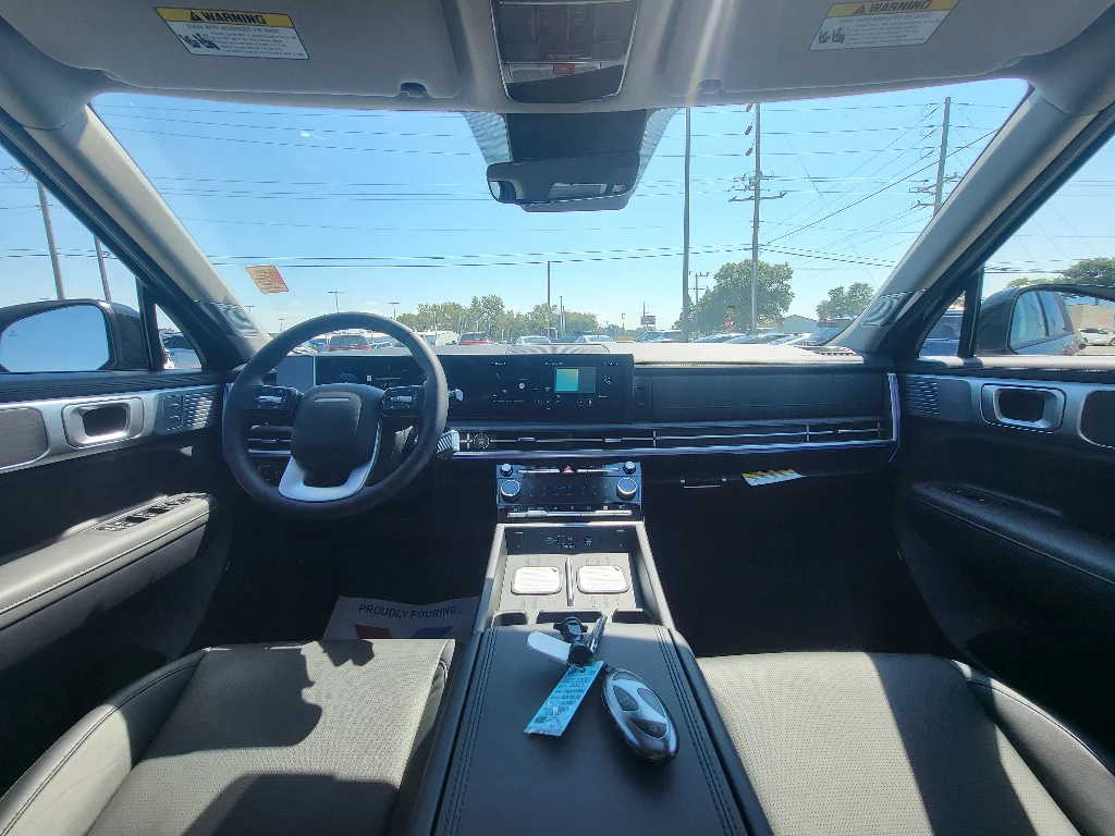 New 2027 Phantom Black Hyundai Limited 6P image 10