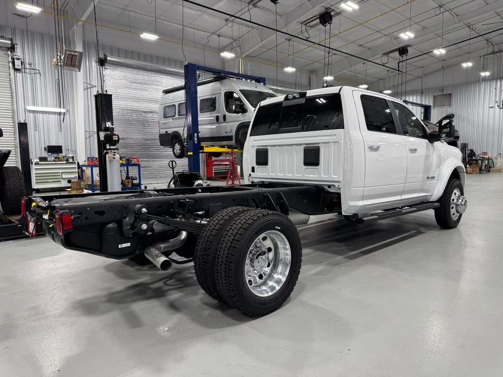New 2025 Bright White Clear-Coat Exterior Paint RAM Big Horn image 11