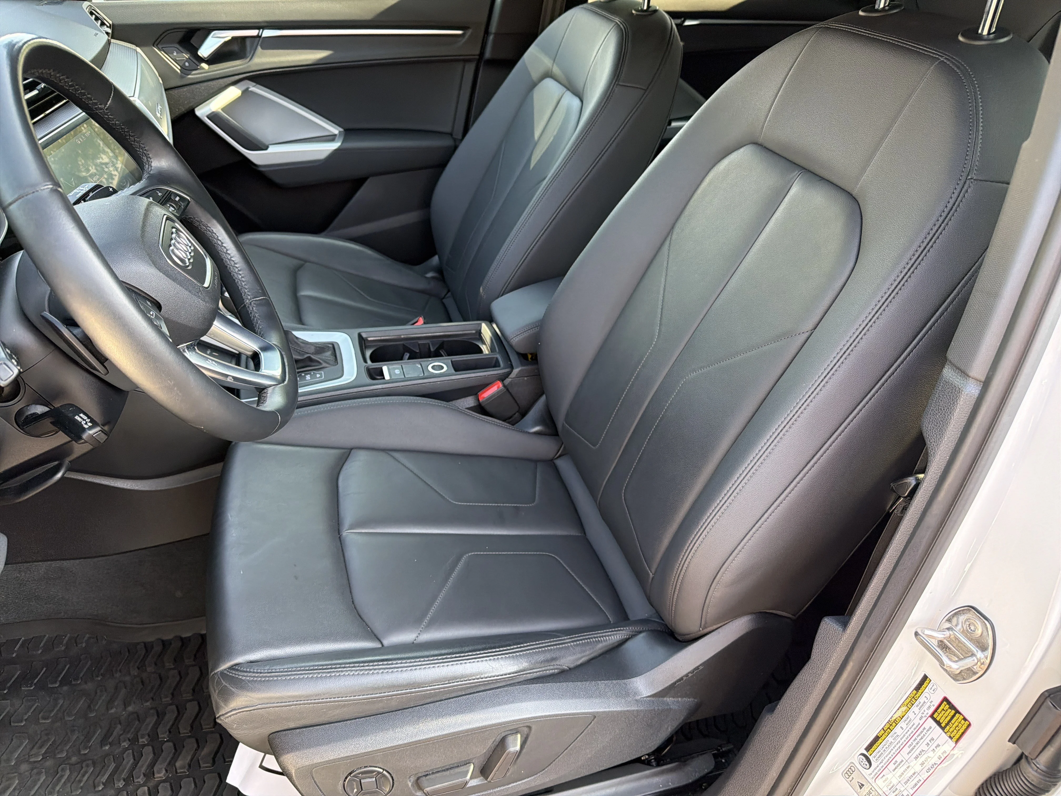 Used 2022 White Audi S line Premium image 17