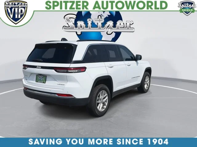 Used 2025 White Jeep Laredo X image 9