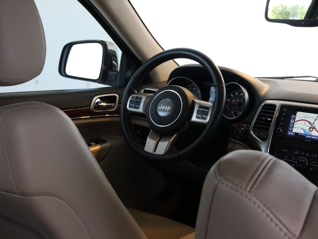Used 2011 Gray Jeep Limited image 39
