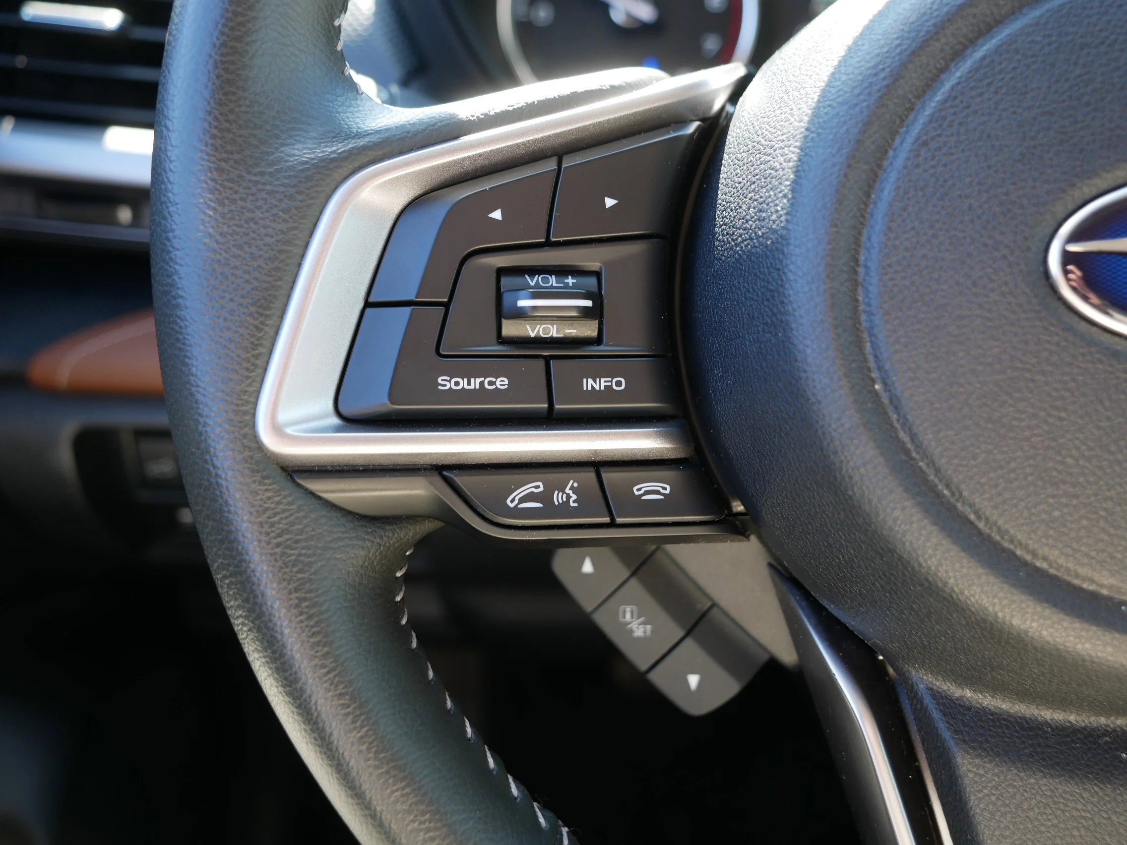 Used 2023 Crystal Black Silica Subaru Touring image 31