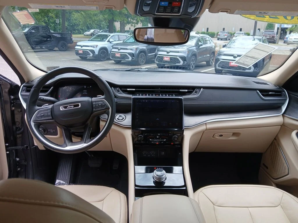 Used 2022 Gray Jeep Limited image 19
