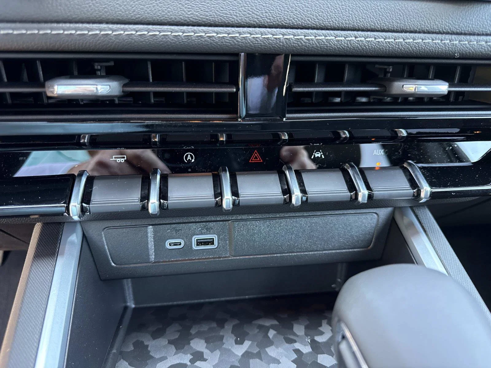 2026 Chevrolet Colorado LT - Photo 27