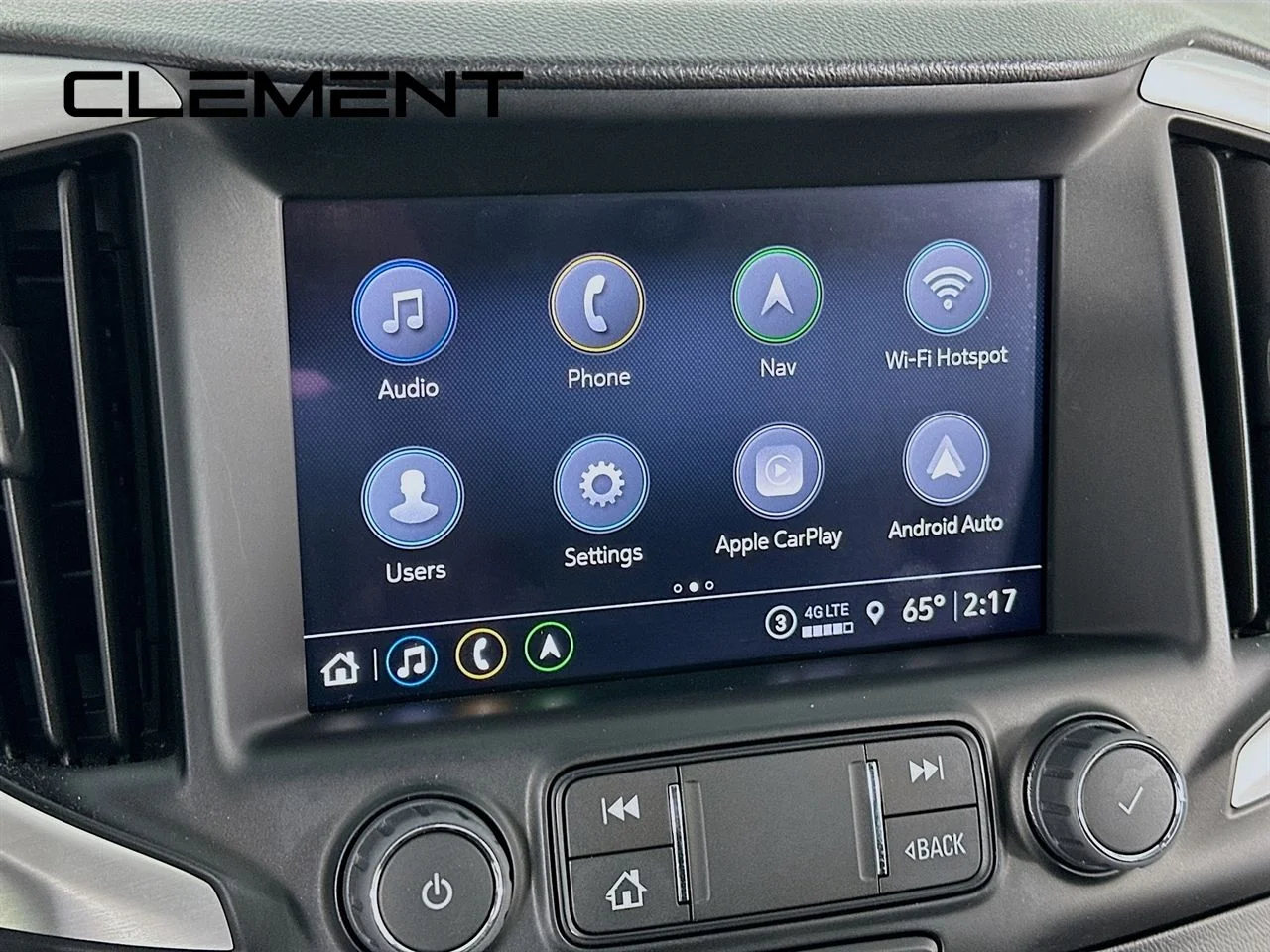Used 2022 Summit White GMC SLE image 19