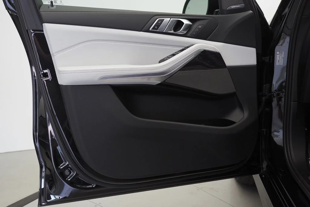 New 2026 Black Sapphire Metallic BMW sDrive40i image 6