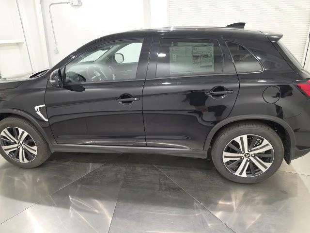 New 2026 Labrador Black Pearl Mitsubishi 2.0 SE image 8