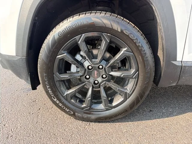 Used 2026 Summit White GMC Elevation image 11