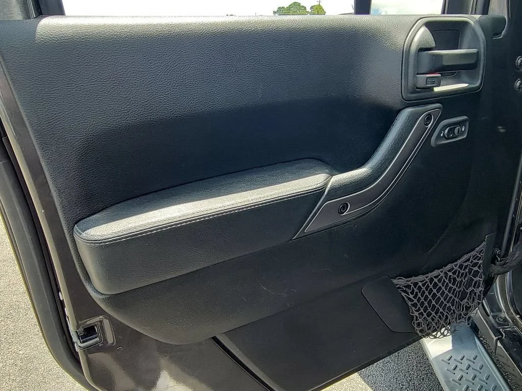 Used 2018 Gray Jeep Altitude 4x4 image 18