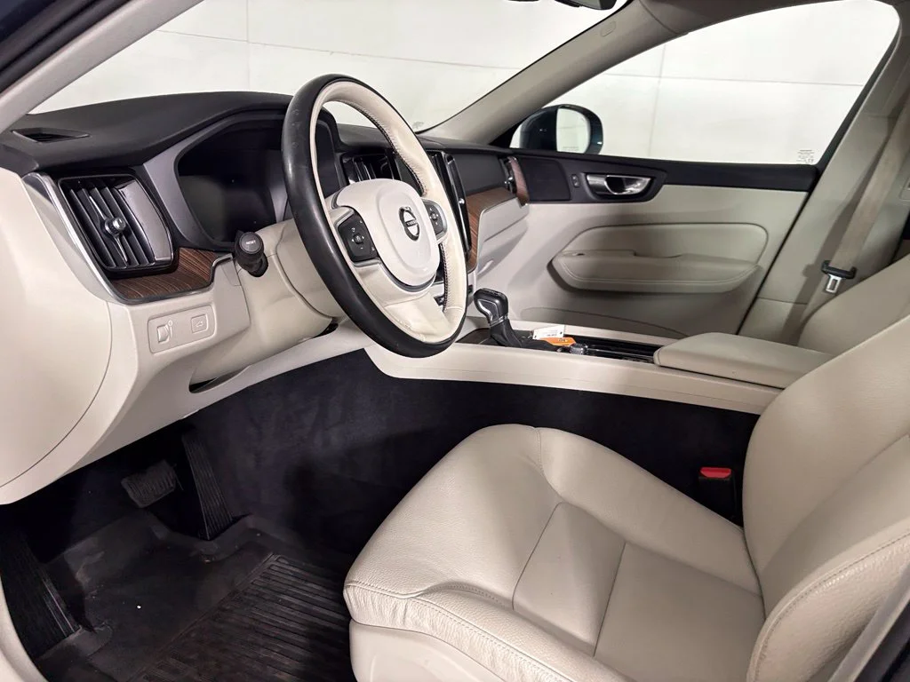 Used 2021 Blue Volvo T5 Momentum image 23