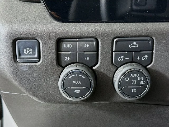 Used 2025 White Chevrolet LT Trail Boss image 11