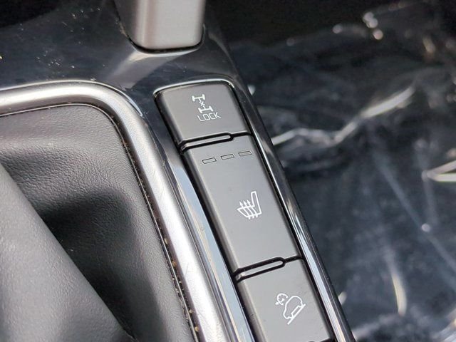Used 2023 White Kia SX image 25