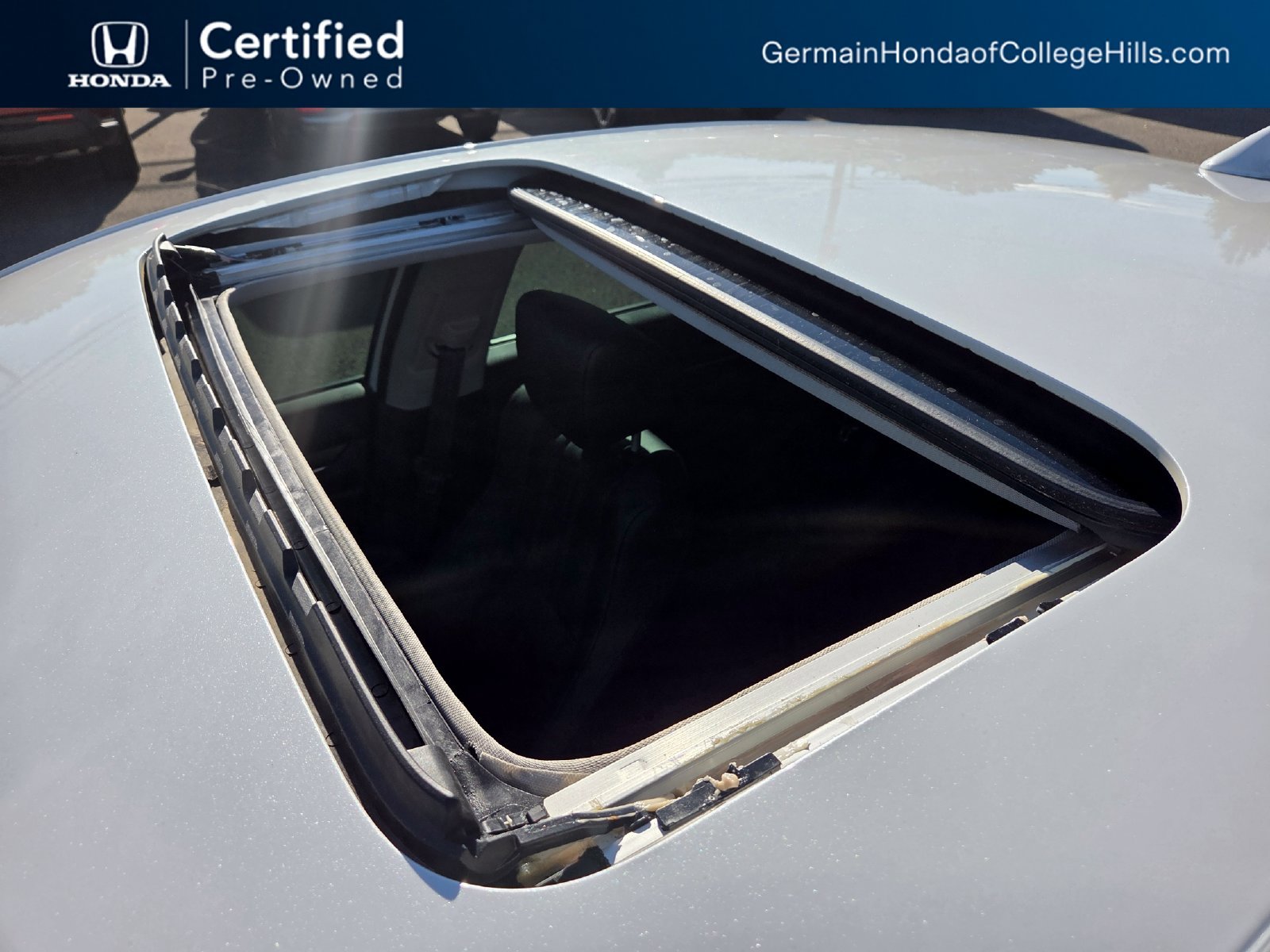 Certified Used 2021 Platinum White Pearl Honda 2.0T Touring image 13