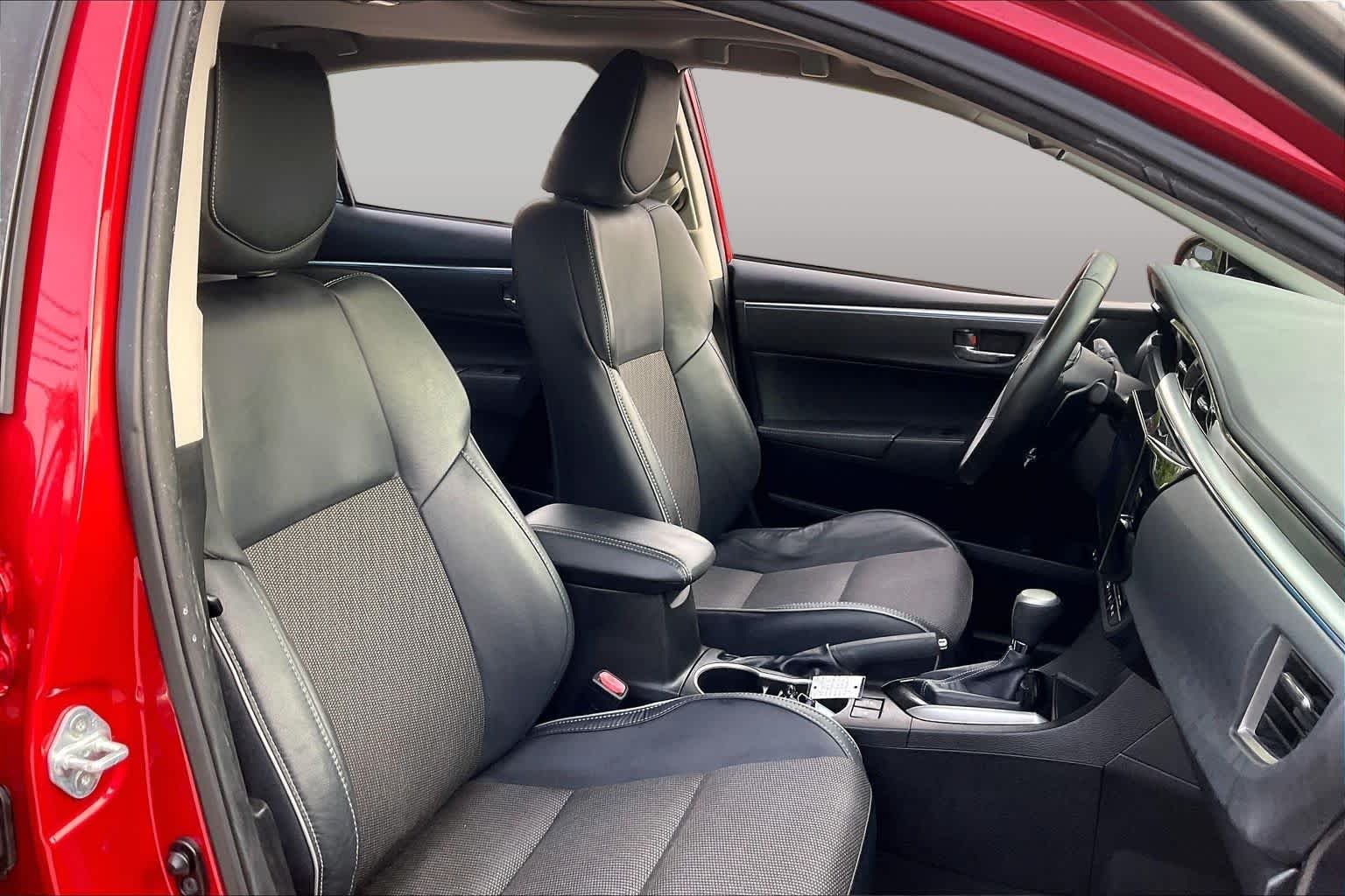 Used 2015 Barcelona Red Metallic Toyota S Plus image 9