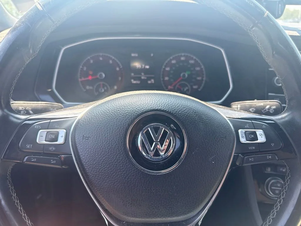 Used 2019 Tornado Red Volkswagen R-Line image 7