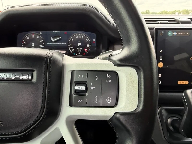 Used 2022 Fuji White Land Rover X-Dynamic HSE image 15