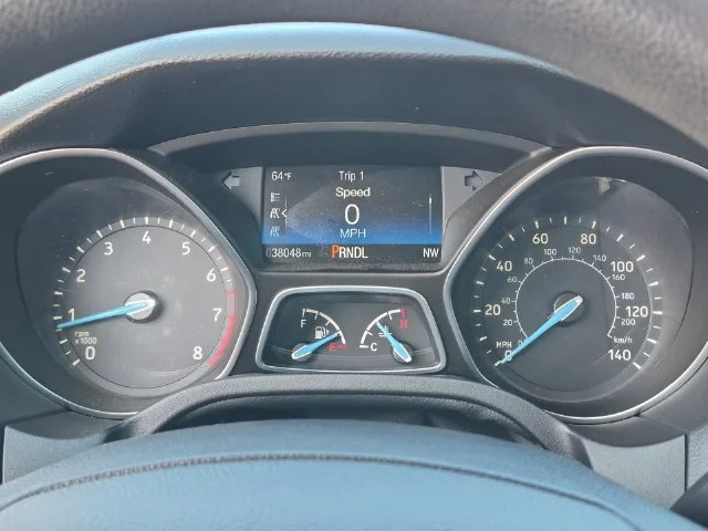 Used 2018 Gray Ford SE image 22