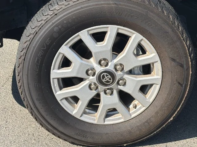 Used 2025 White Toyota SR5 image 15