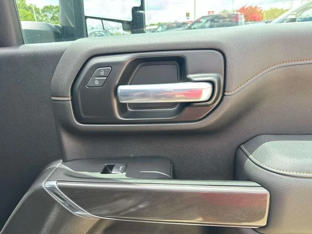 Used 2022 Black GMC AT4 image 20