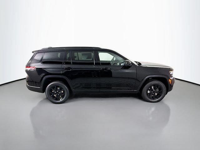 New 2025 Diamond Black Crystal Pearl-Coat Exterior Paint Jeep Altitude X image 8