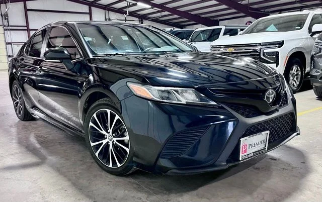 2020 Toyota Camry 2.5 Auto SE's photo