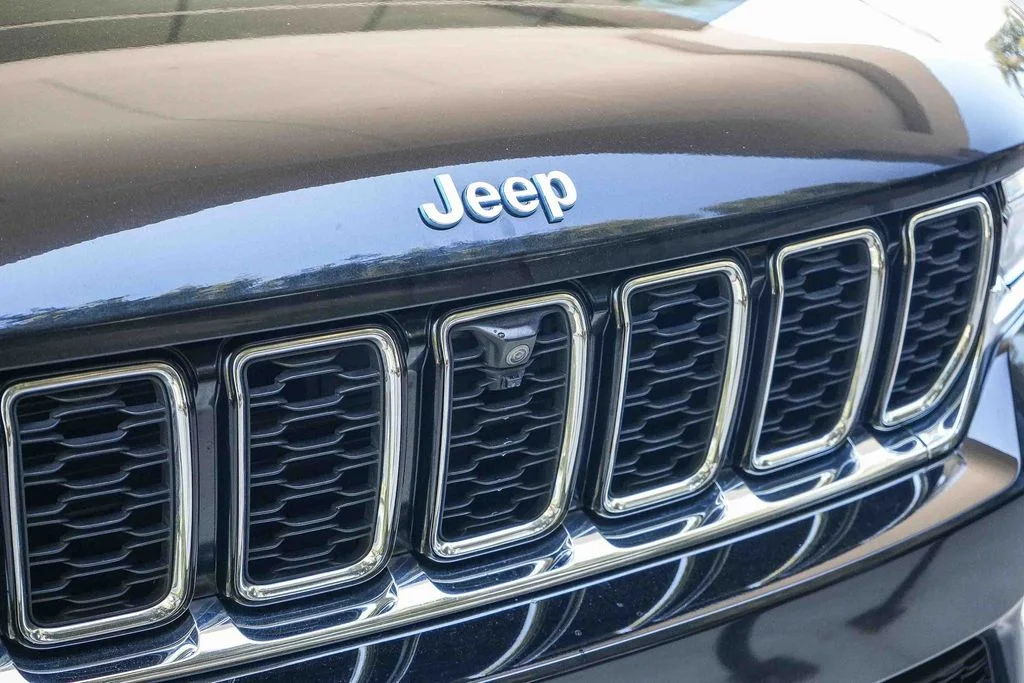 Used 2023 Black Jeep 4xe image 9