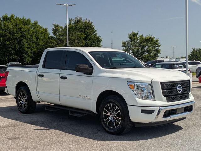 Used 2022 White Nissan SV image 7