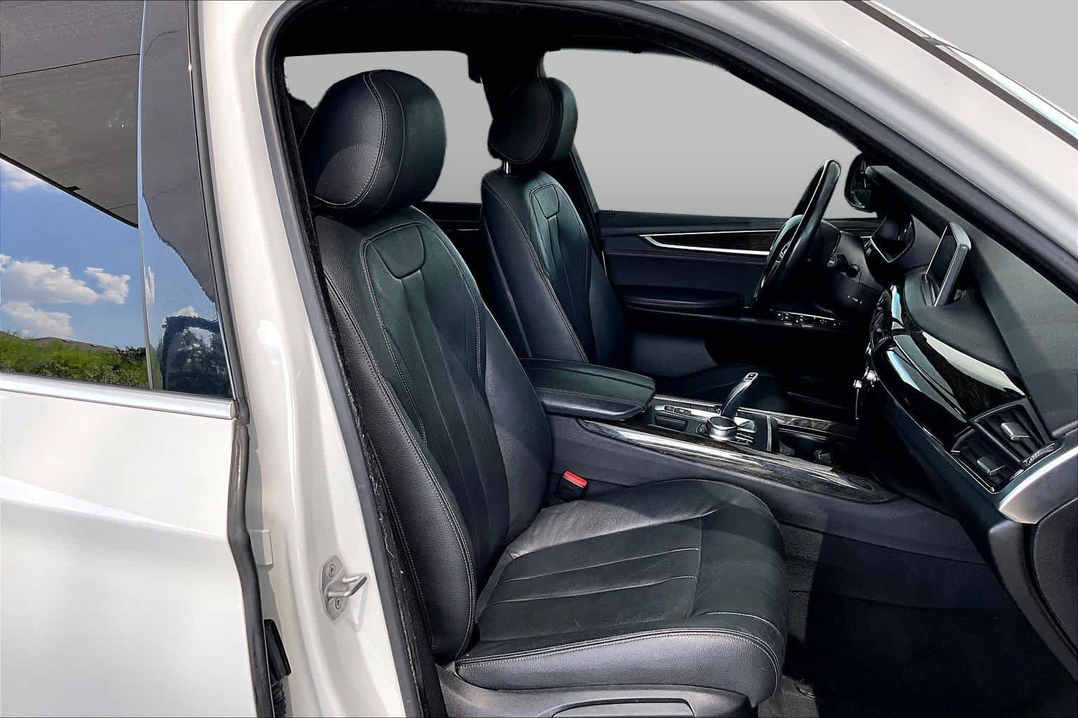 Used 2017 Alpine White BMW sDrive35i image 9