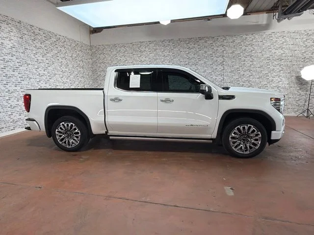 Used 2024 White Frost Tricoat GMC Denali Ultimate image 8