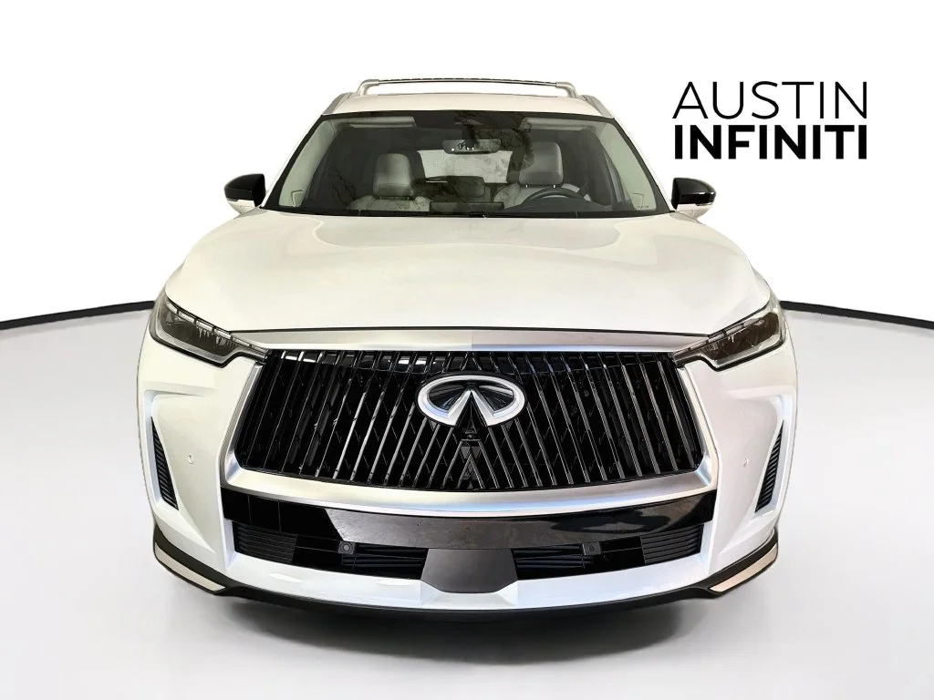 Certified Used 2027 White INFINITI LUXE image 4