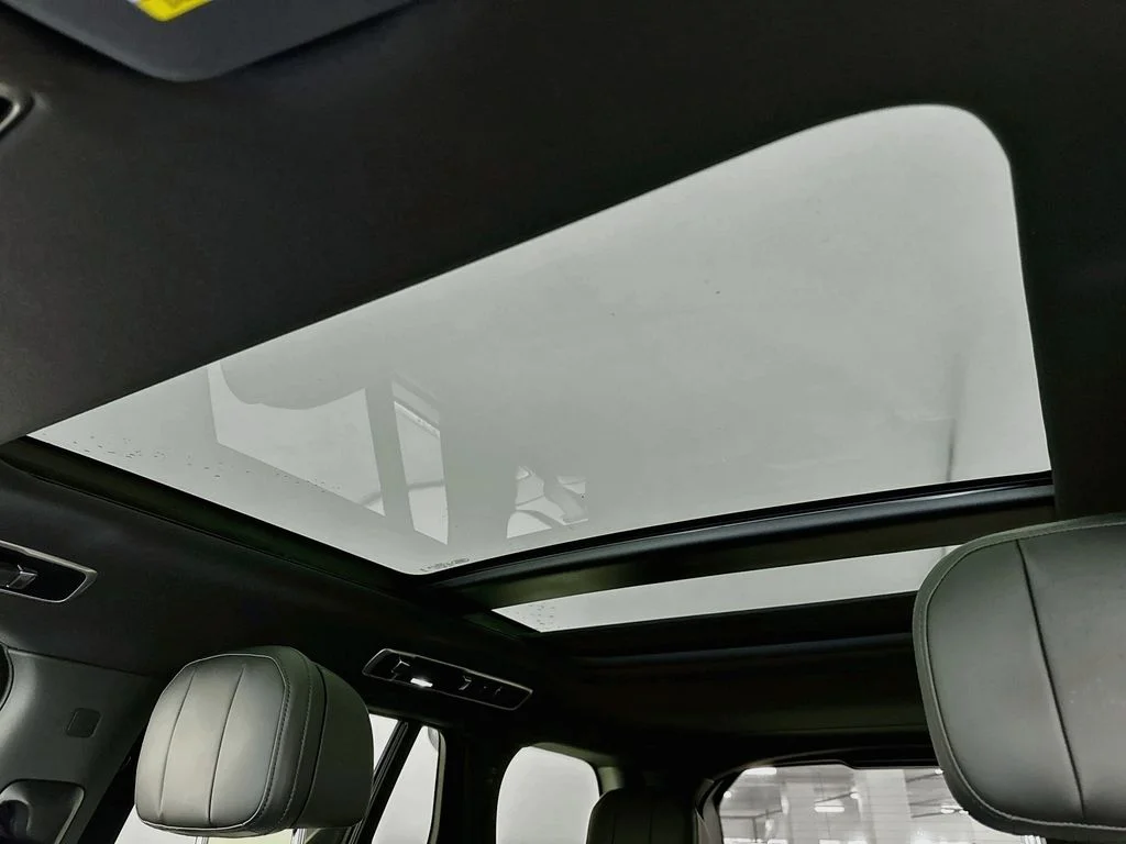 New 2026 Carpathian Grey Land Rover SE image 22